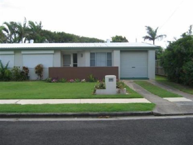 25 NARAMBI STREET, Warana QLD 4575