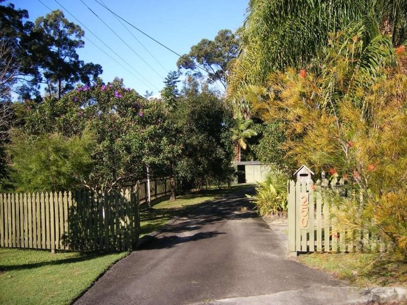 250 Old Bruce Hwy, Tanawha QLD 4556