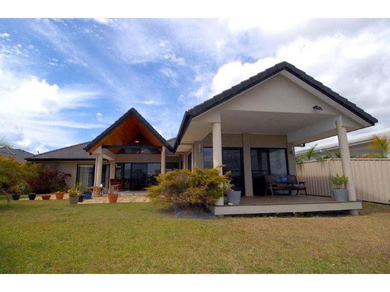 107 Mahogany Drive, Pelican Waters QLD 4551