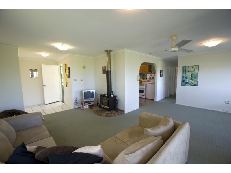 3 Maple Avenue, Mapleton QLD 4560