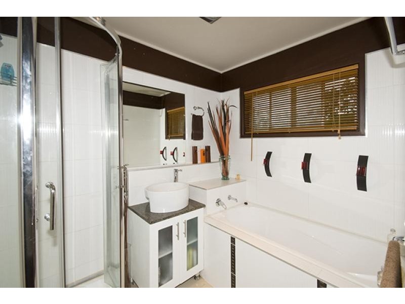 42 KERRS LANE, Coes Creek QLD 4560