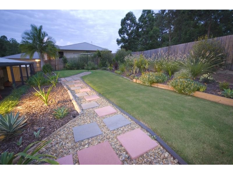20 Davey Drive, Woombye QLD 4559