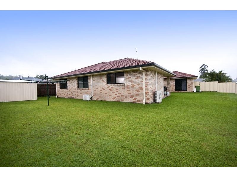 25 Maddock Avenue, Mooloolah Valley QLD 4553