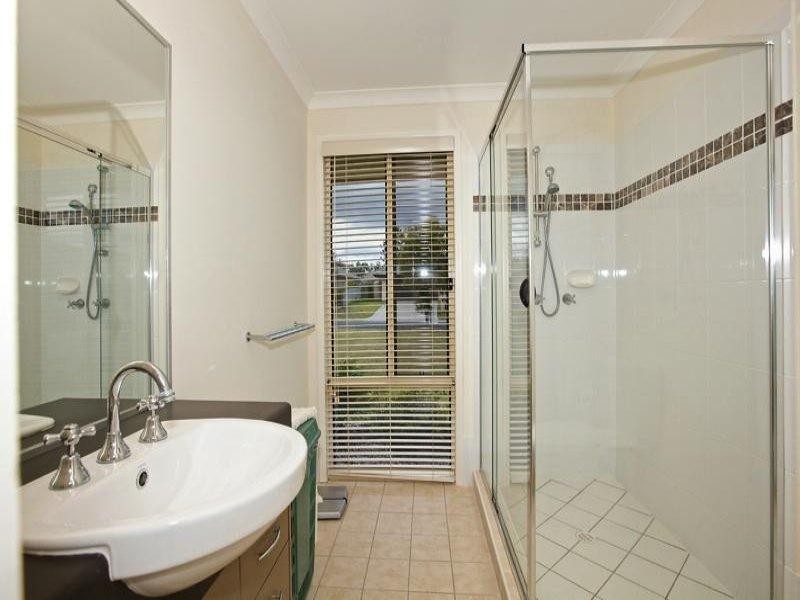 7 Maddock Avenue, Mooloolah Valley QLD 4553