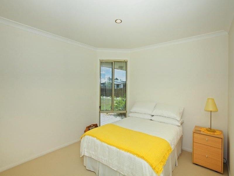 7 Maddock Avenue, Mooloolah Valley QLD 4553
