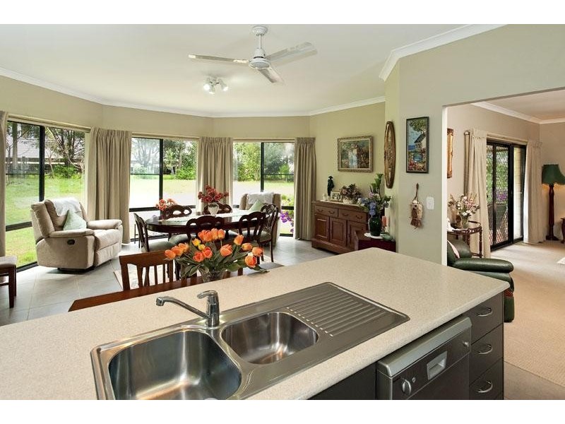 9 Dixon Avenue, Maleny QLD 4552