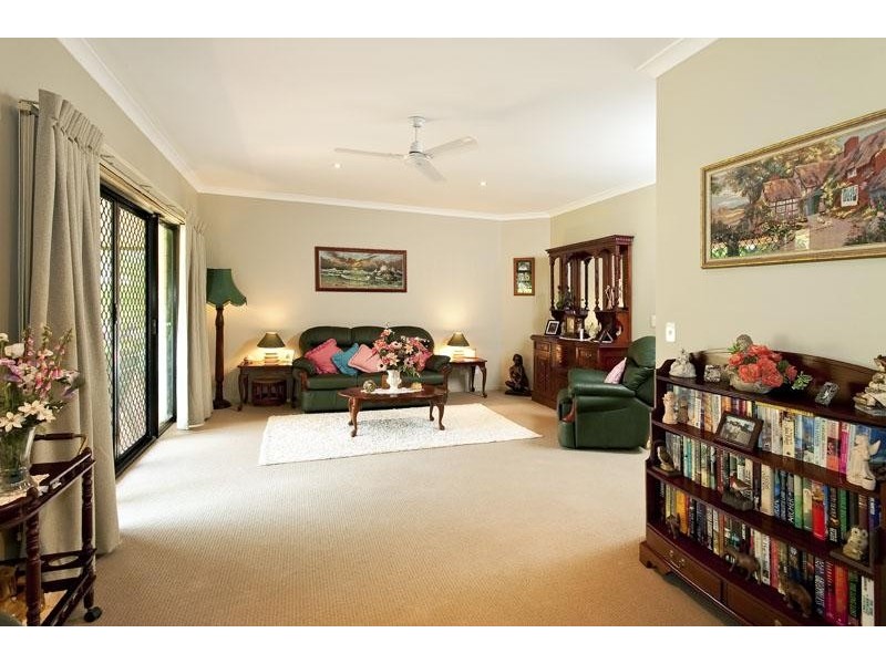 9 Dixon Avenue, Maleny QLD 4552