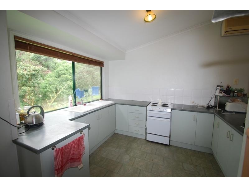 12 Sapphire Drive, Nambour QLD 4560