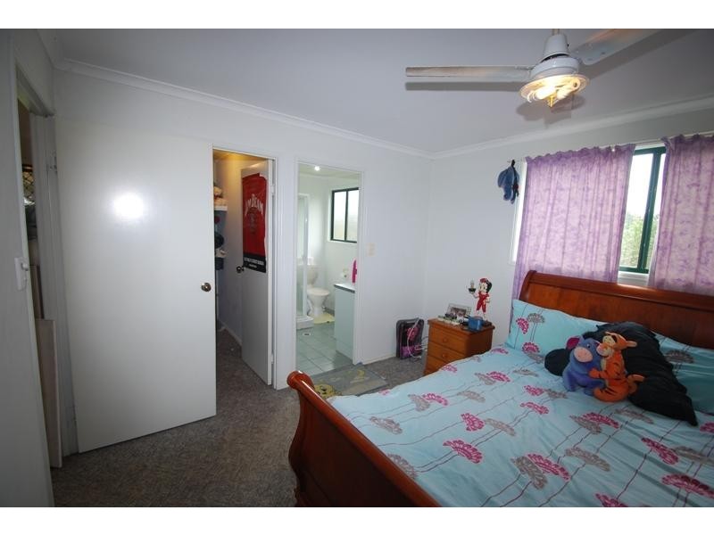 12 Sapphire Drive, Nambour QLD 4560