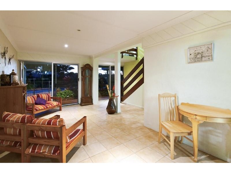 98 Dixon Avenue, Maleny QLD 4552