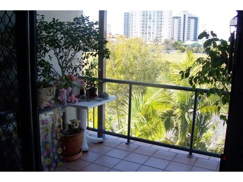 Unit 18, 44 Fourth Avenue, Cotton Tree QLD 4558