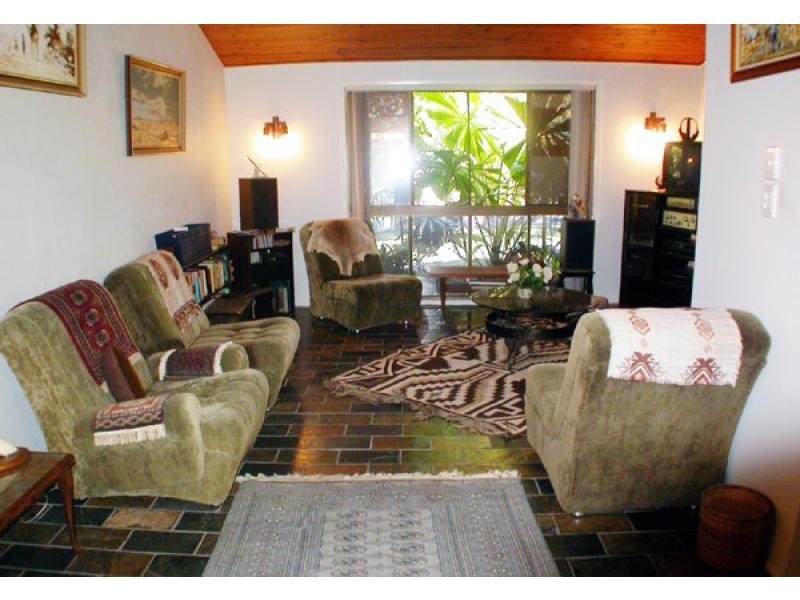 10 Palm Grove Crescent, Tewantin QLD 4565