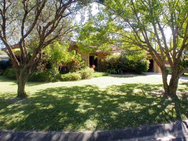 10 Palm Grove Crescent, Tewantin QLD 4565
