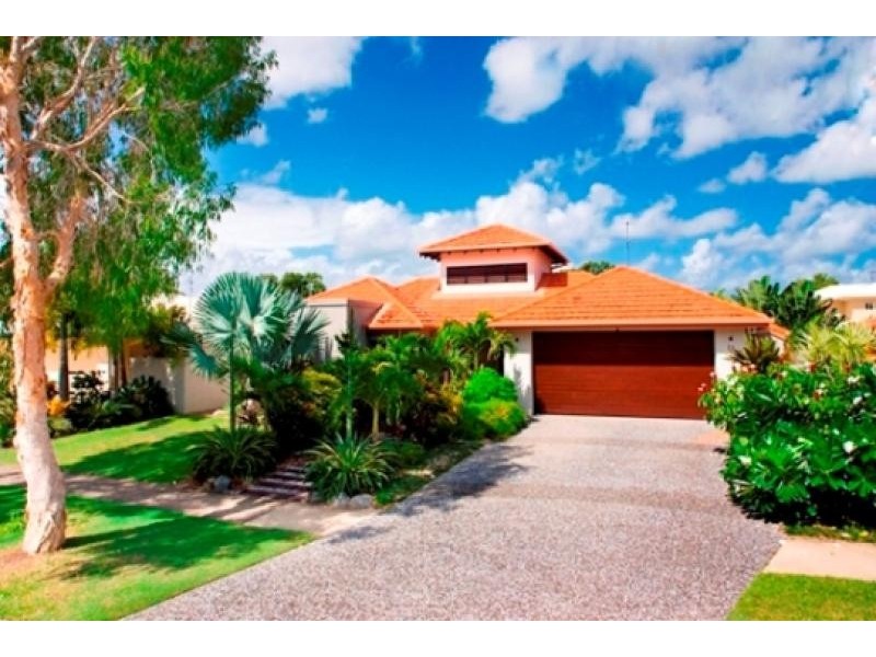 13 Starboard Avenue, Noosaville QLD 4566