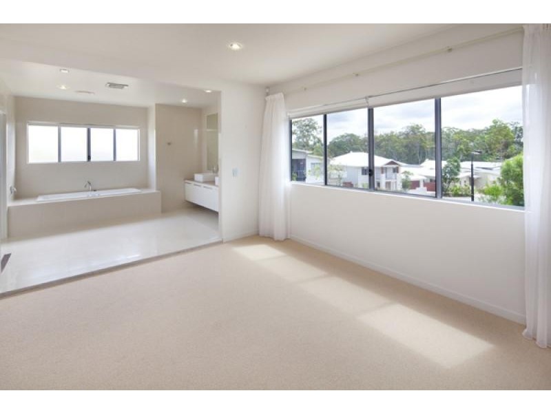 8 Jacksonia Place, Noosaville QLD 4566