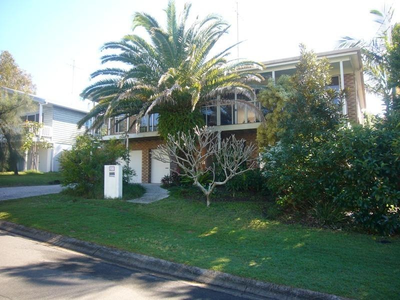 20 Ray Street, Sunshine Beach QLD 4567