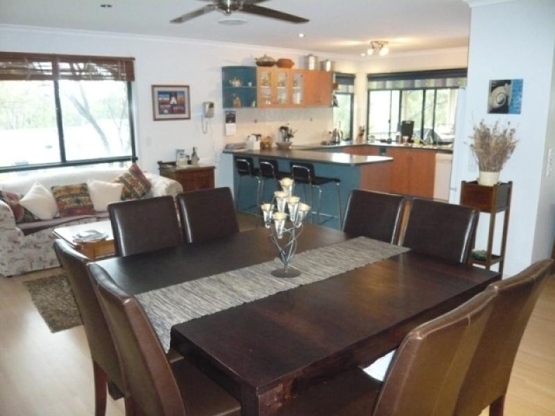 40 Lakeside Drive, Cooroibah QLD 4565