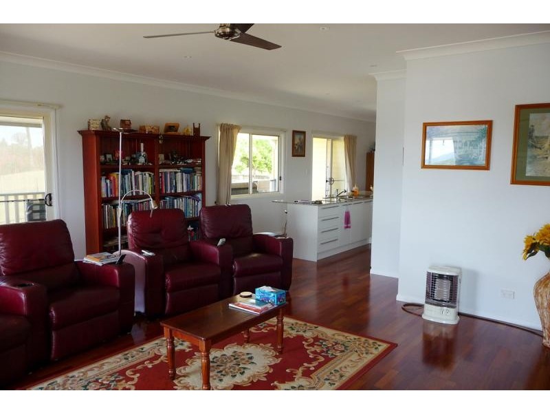33 Kensington Drive, Cooroy QLD 4563