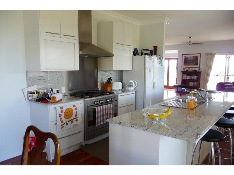 33 Kensington Drive, Cooroy QLD 4563