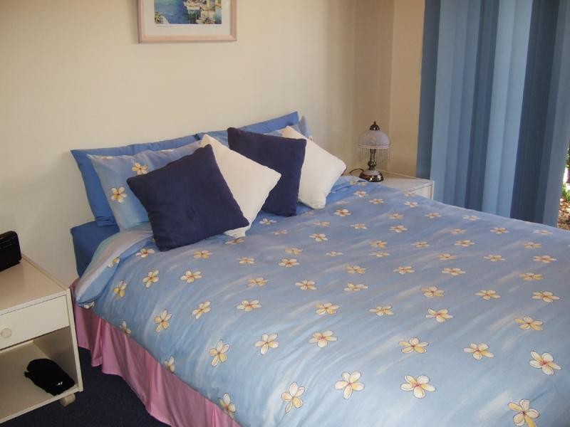 Unit 213/24 Lake Weyba Drive, Noosaville QLD 4566