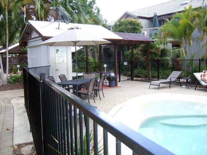 Unit 213/24 Lake Weyba Drive, Noosaville QLD 4566
