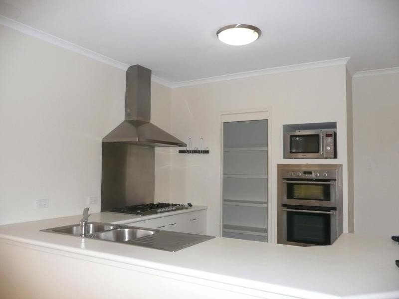 5 Sailfish Court, Noosaville QLD 4566