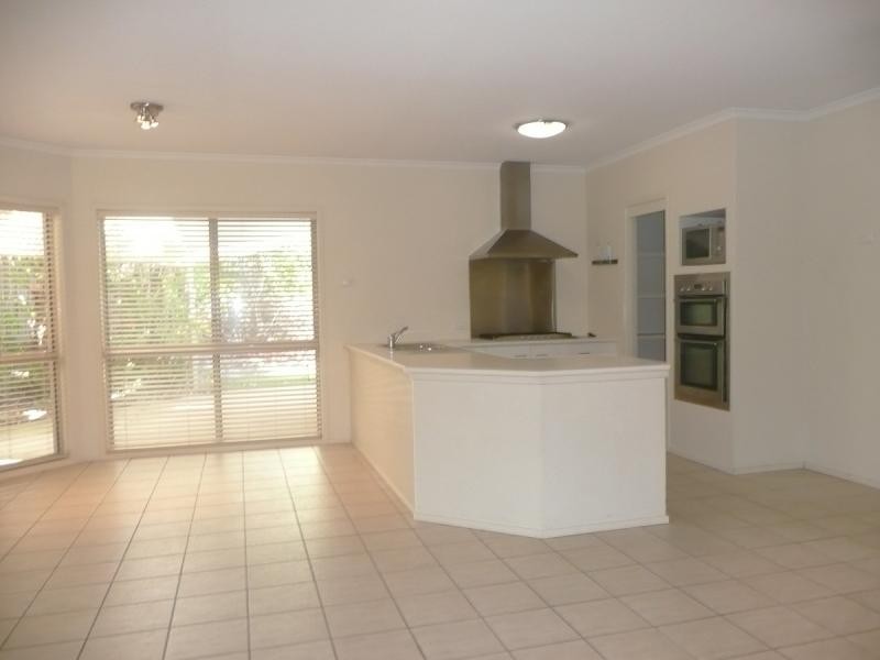 5 Sailfish Court, Noosaville QLD 4566