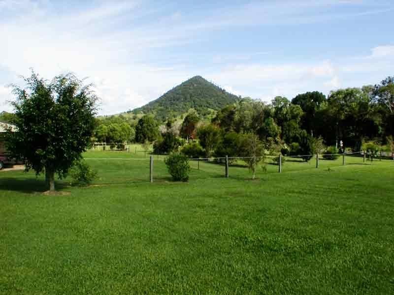 4 Sallwood Court, Pinbarren QLD 4568