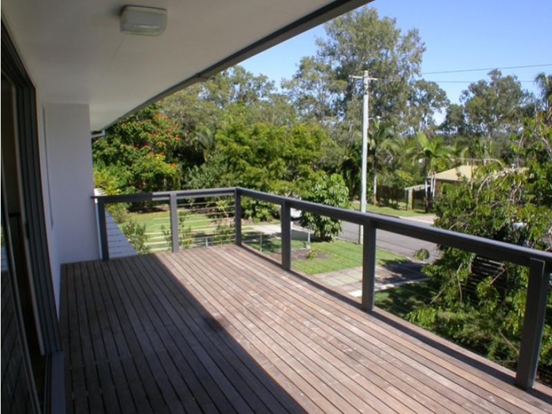 8 Hillcrest Avenue, Noosaville QLD 4566