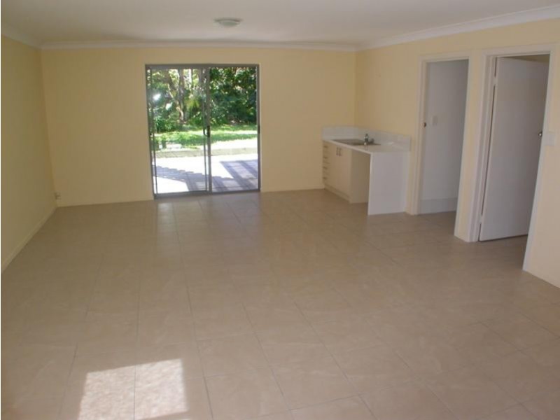 8 Hillcrest Avenue, Noosaville QLD 4566
