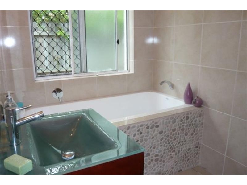 25 Leafhaven Drive, Tewantin QLD 4565