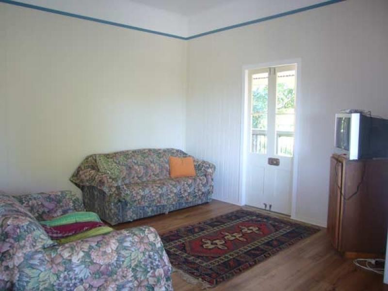 18 Robinson Road, Kin Kin QLD 4571