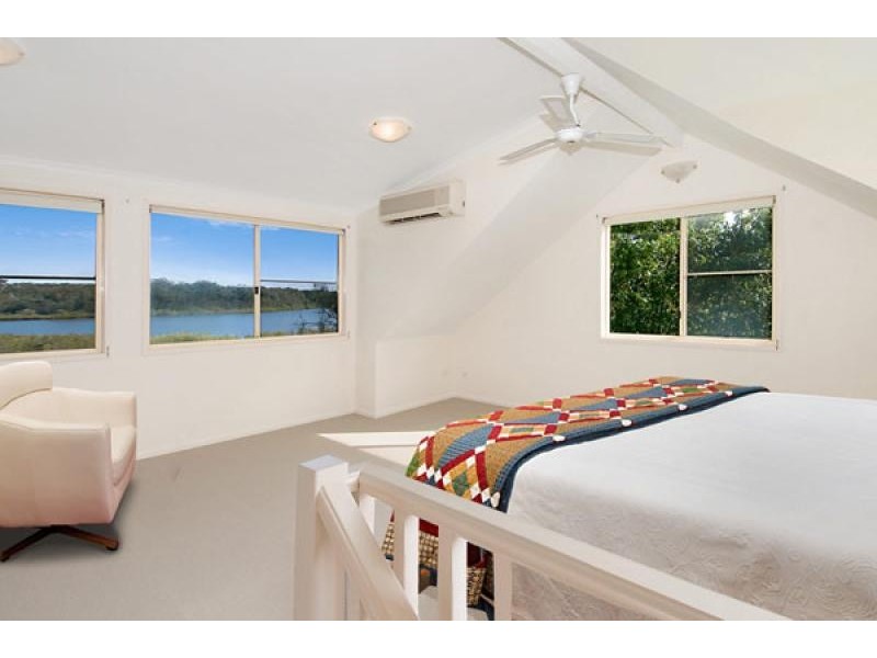 6 Val Crescent, Noosaville QLD 4566