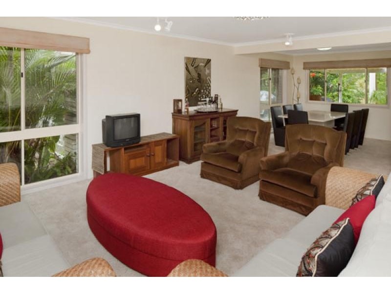 3 Riverbreeze Avenue, Noosa Waters QLD 4566