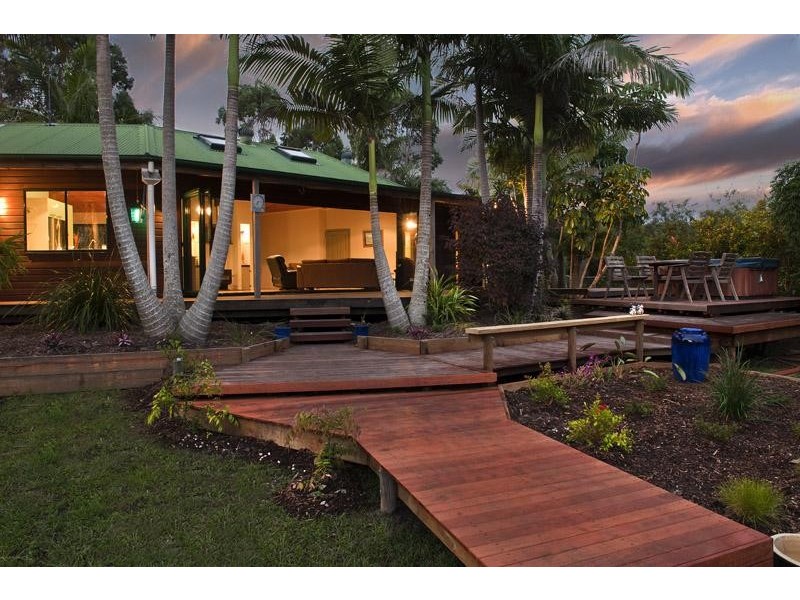 3 Silverdale Court, Cooroibah QLD 4565