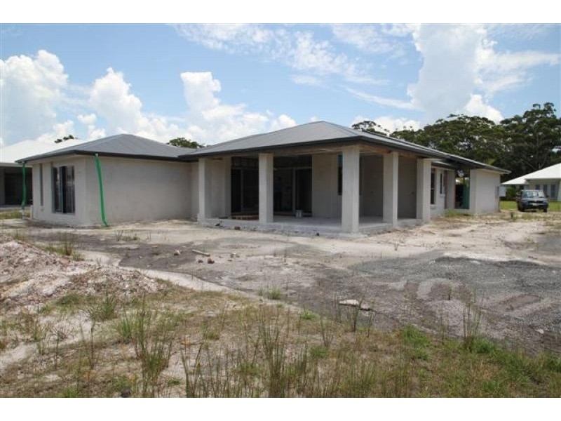 16 Attenuatta Place, Noosaville QLD 4566