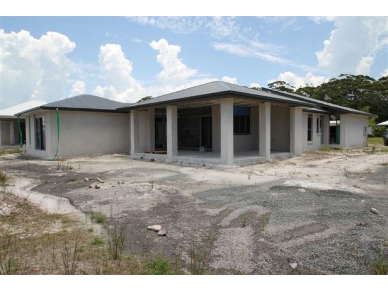 16 Attenuatta Place, Noosaville QLD 4566