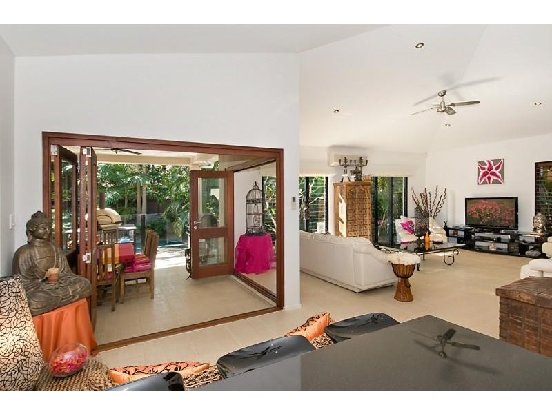 35 Waterside Court, Noosa Waters QLD 4566