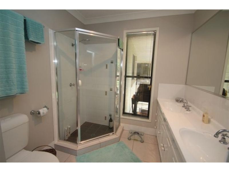 37 Kensington Drive, Cooroy QLD 4563