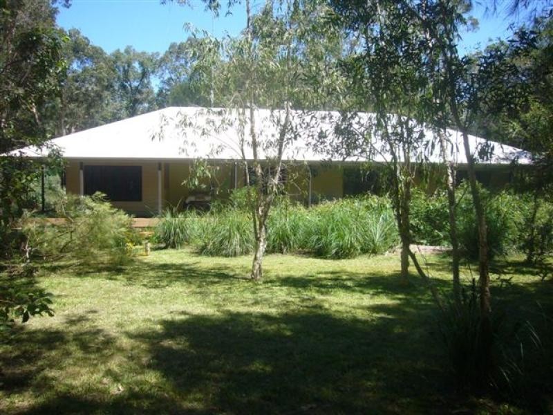 8 Campbells Road, Cootharaba QLD 4565