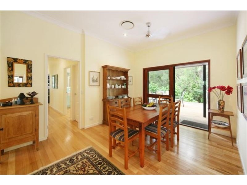 8 Campbells Road, Cootharaba QLD 4565