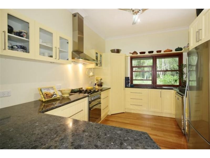 8 Campbells Road, Cootharaba QLD 4565