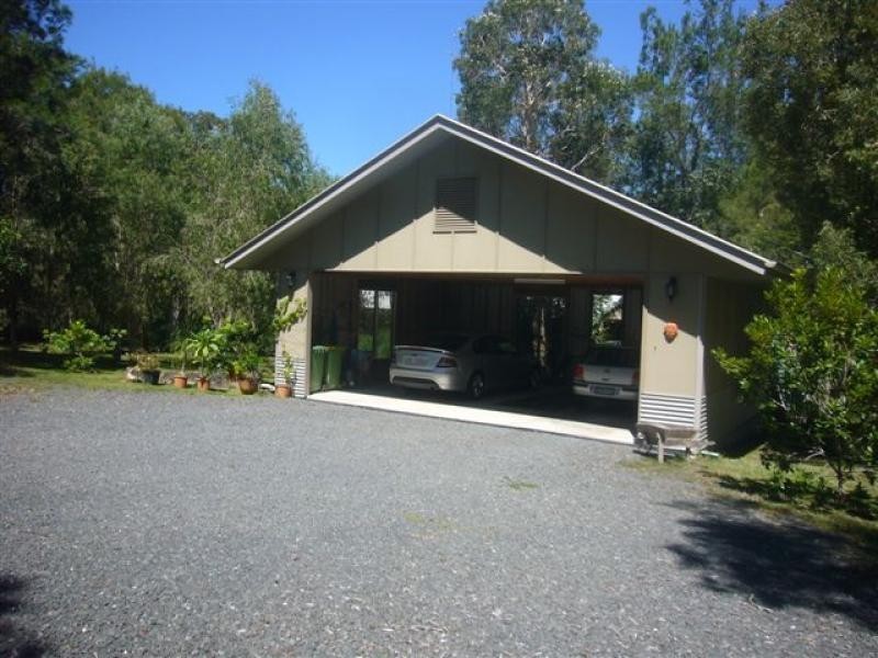 8 Campbells Road, Cootharaba QLD 4565