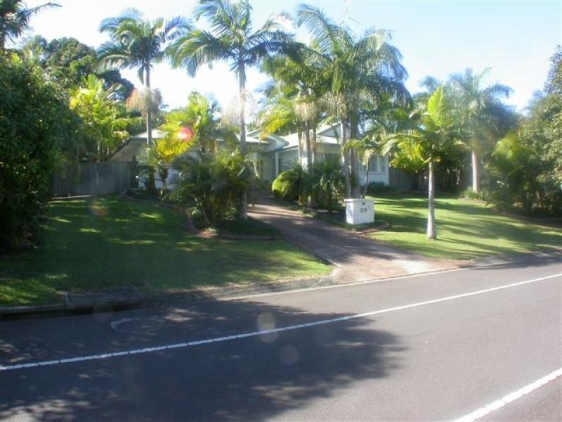29 Lake Entrance Boulevard, Noosaville QLD 4566