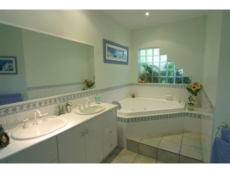 29 Lake Entrance Boulevard, Noosaville QLD 4566