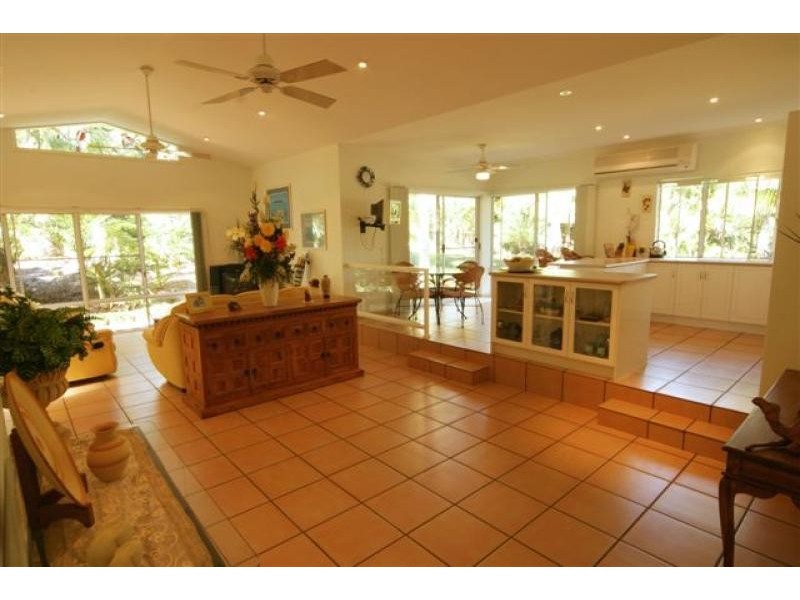 29 Lake Entrance Boulevard, Noosaville QLD 4566