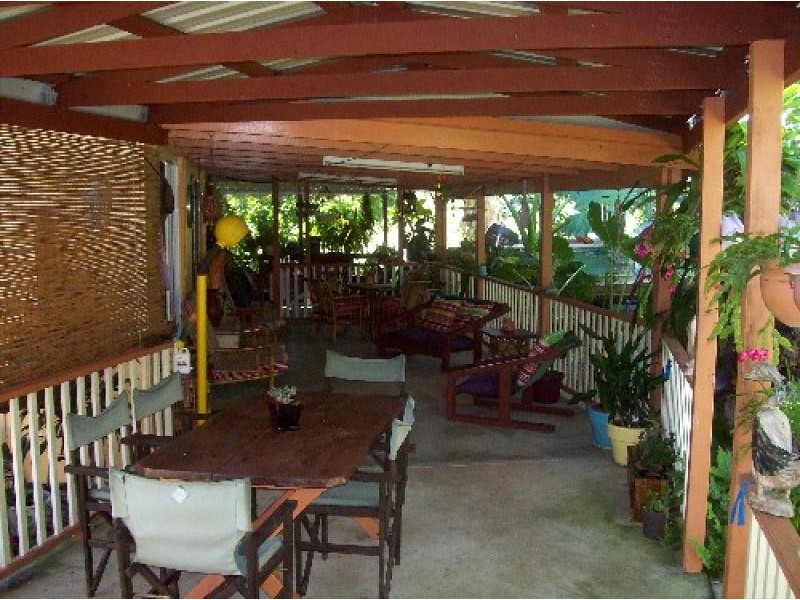 17 Bundesen Avenue, Midge Point QLD 4799