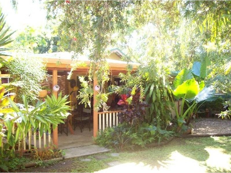 17 Bundesen Avenue, Midge Point QLD 4799