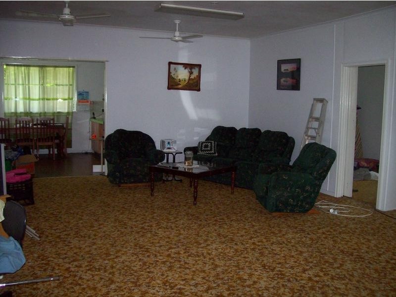 4 Elizabeth Street, Proserpine QLD 4800