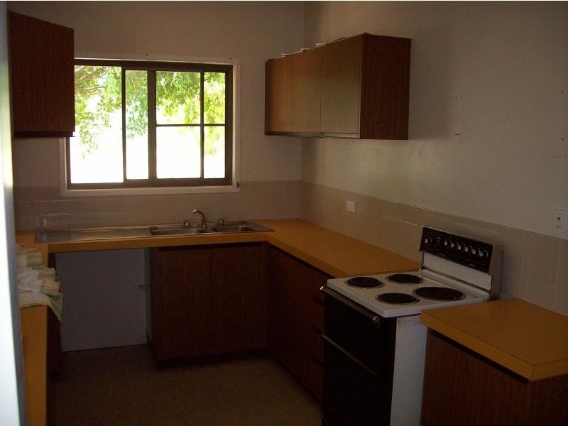 66 Station Road, Crystal Brook QLD 4800